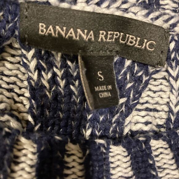 Banana Republic Blue Knit Sweater Small - Picture 3 of 8